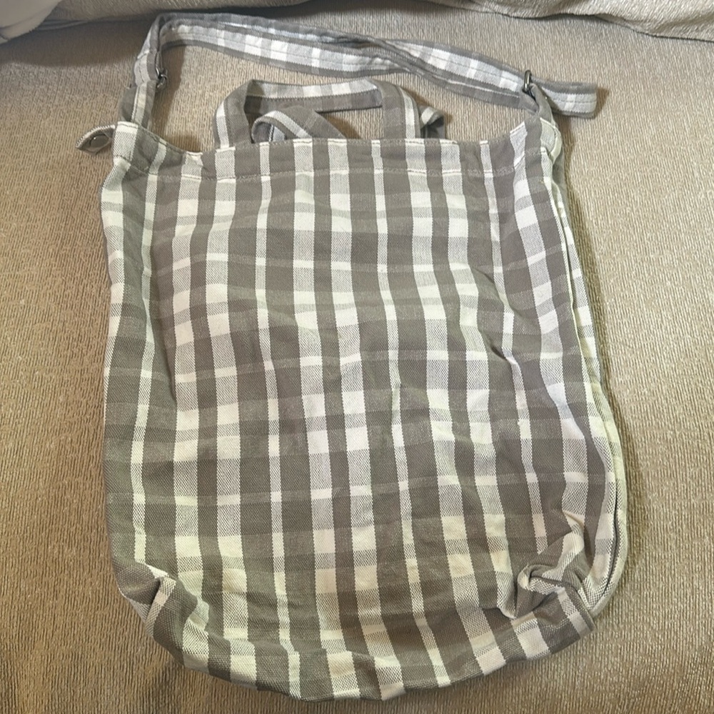 Baggu plaid duck bag. Canvas. No stains.